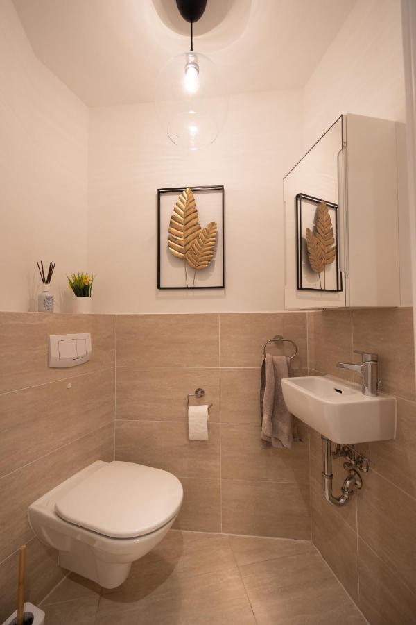 Rooftop Cozy Apartment Near Innerstadt With Ac Wien Exteriör bild